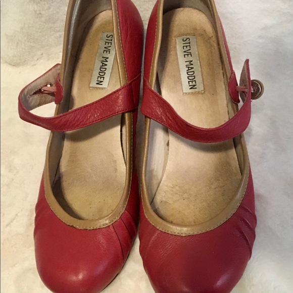 Steve Madden Clasikal Red Heels - Picture 3 of 8